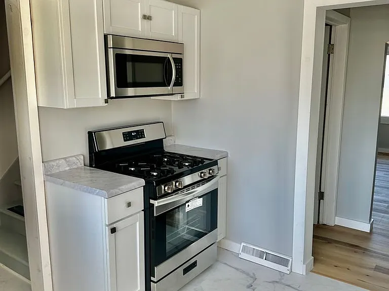 2847 Union St — Photo 13