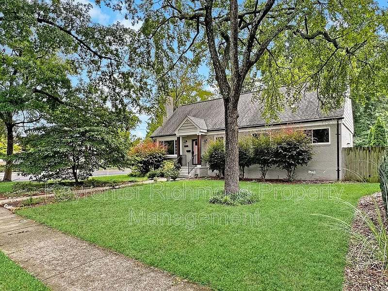 3 bed, 1.0 bath, 1300 sqft, $2,500 — Photo 4