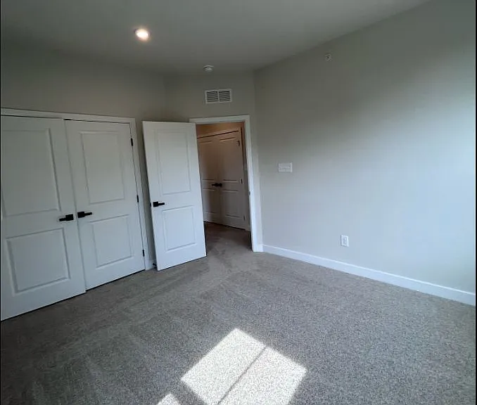 8020 Lake Laurel Ln #B — Photo 12