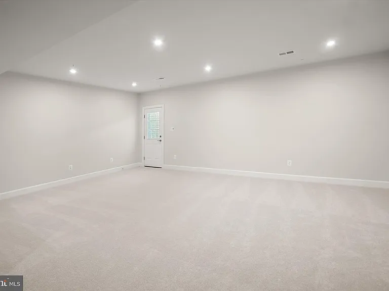 3823 Solidarity Cir — Photo 57