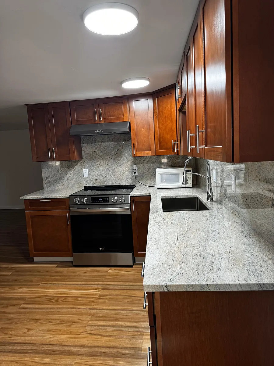 Building Photo - 684 Parker St #1