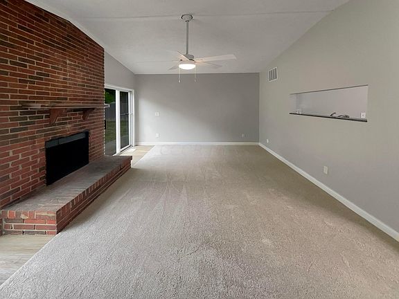 4th image of 129 Green Lake St