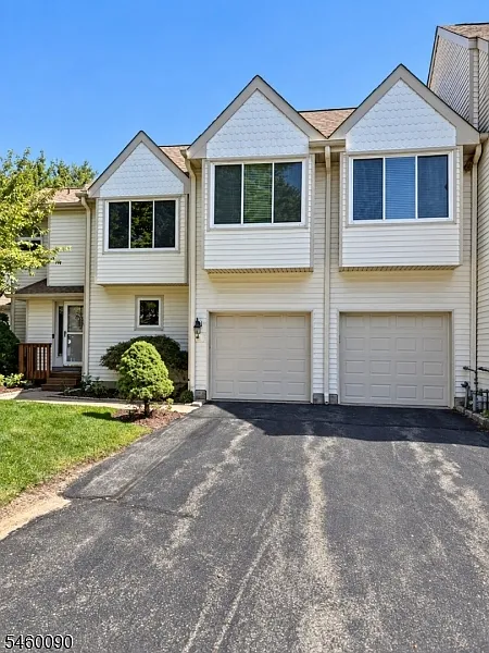 4 Eckhardt Cir