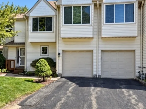 4 Eckhardt Cir, Montville, NJ 07045