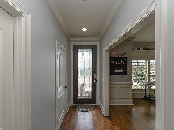 4th image of 204 Karen Dr