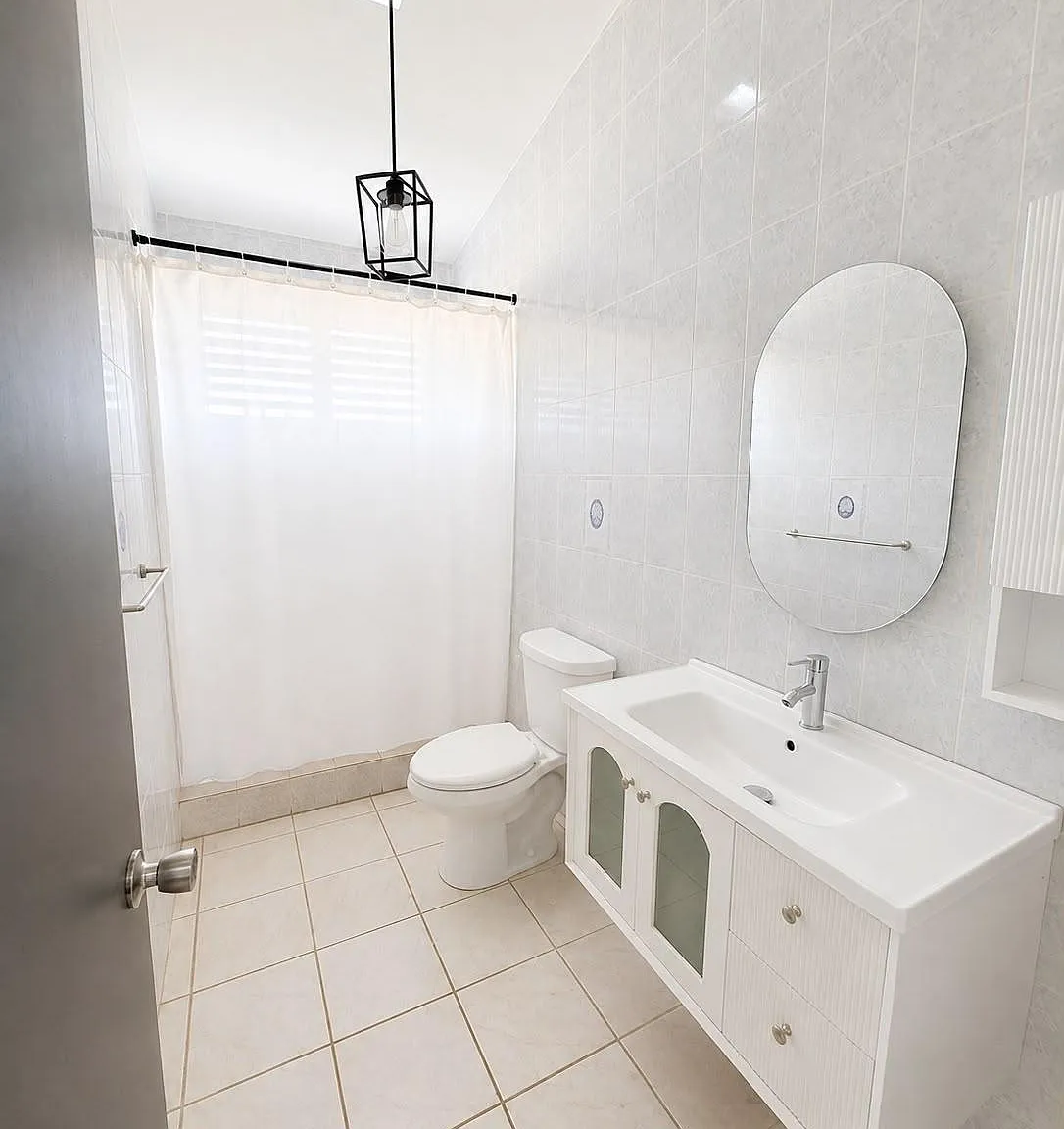 3 bed, 2.0 bath, 1800 sqft, $2,300 — Photo 3