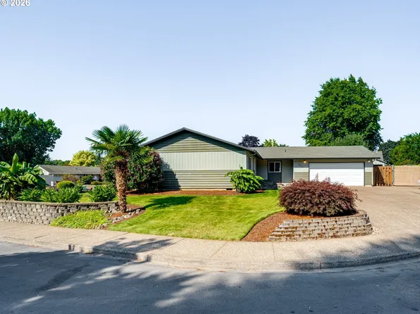 1635 SE Queenborough Ct, McMinnville, OR 97128