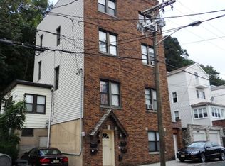 520 Undercliff Ave, Edgewater, NJ 07020