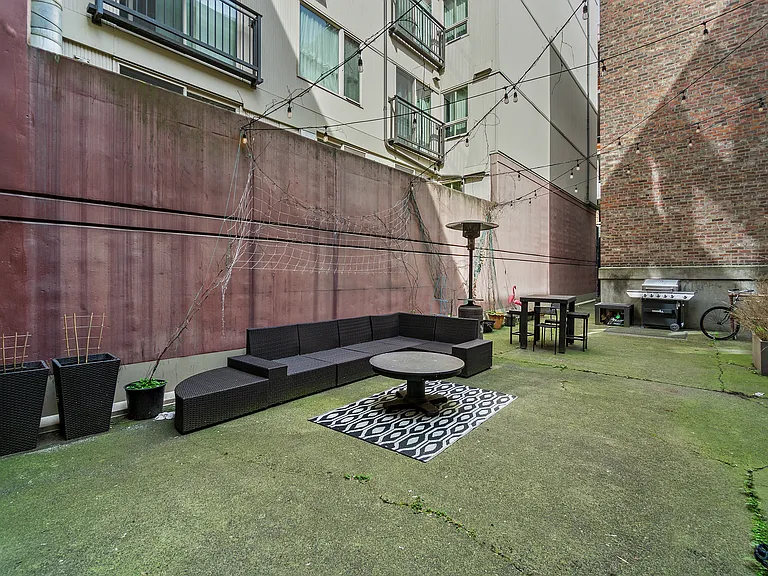 304 Bell St #33C — Photo 14
