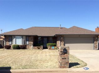 5 Danfield Dr, Oklahoma City, OK 73149