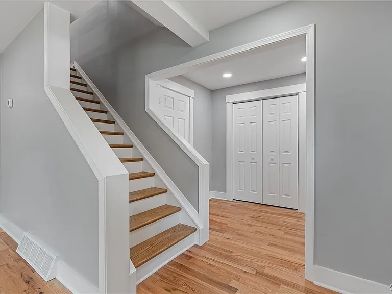 106 Wellington Rd — Photo 14