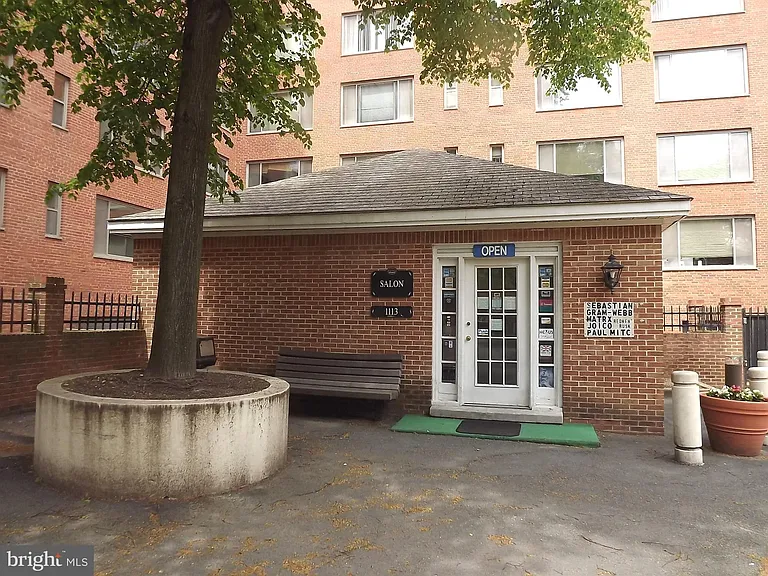 1011 Arlington Blvd #538 — Photo 25