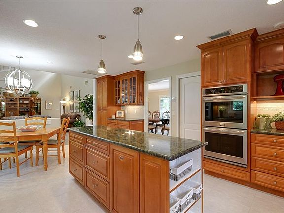 4th image of 4228 Winding Willow Dr