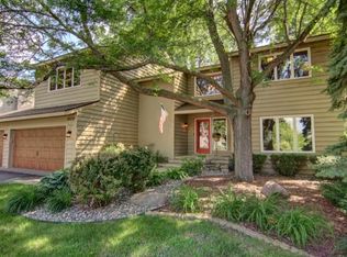 8030 Rhode Island Cir, Bloomington, MN 55438