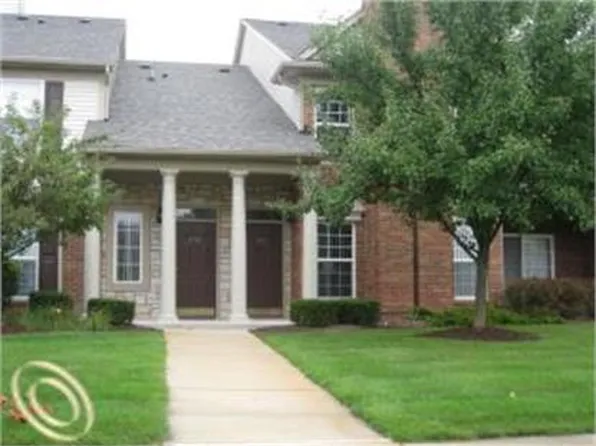 3582 Oakmonte Blvd #1, Rochester, MI 48306