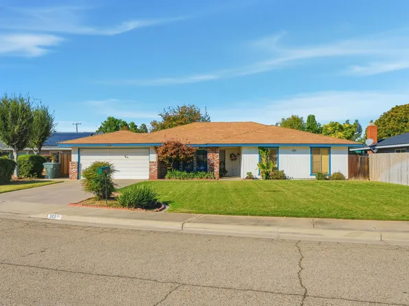 383 Hawley Ave, Sanger, CA 93657