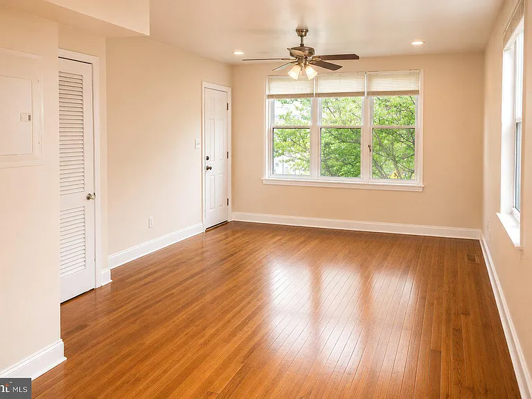 63 Galveston Pl SW #3 — Photo 2