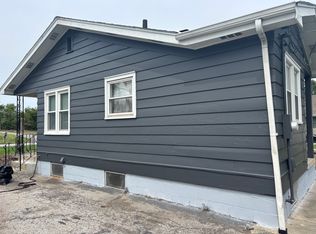 5643 Washington St, Merrillville, IN 46410
