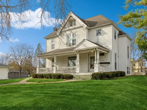 119 N 11th St, Adel, IA 50003