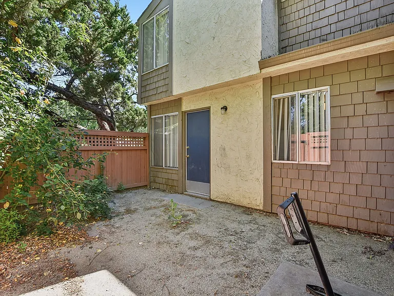 Alvarado Parkside — Photo 17