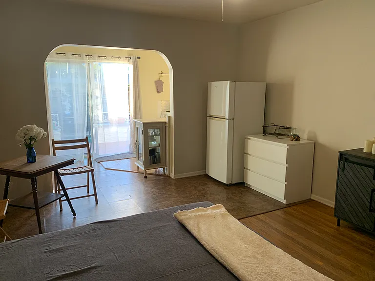 This unit can come furnished or unfurnished.