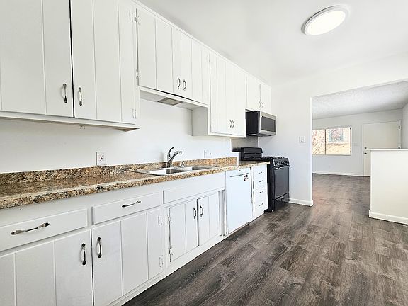 2nd image of 3114 Dickens St #1/2