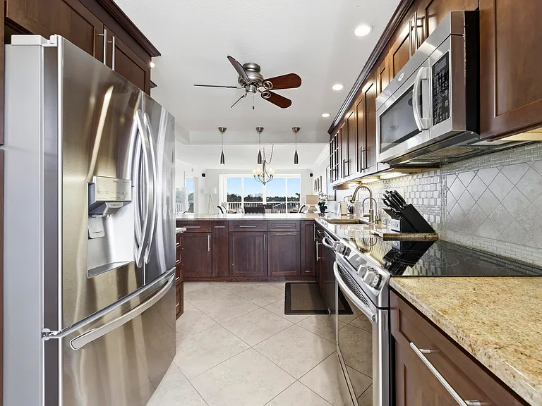 3000 NE 48th Ct #406 — Photo 3