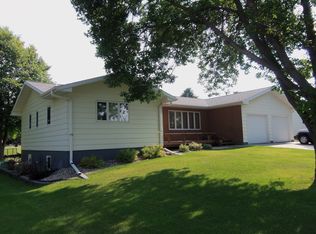 20 Brook St, Morris, MN 56267