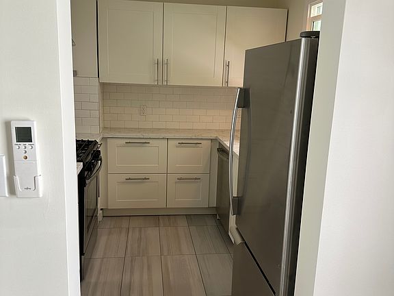 4th image of 1485 S Beverly Dr #6
