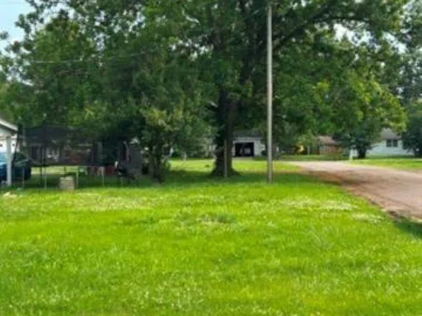 2309 E 9th St, Sedalia, MO 65301