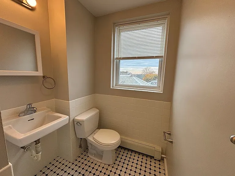 260 Washington Apartments Modern Living in the Heart of Salem — Photo 11