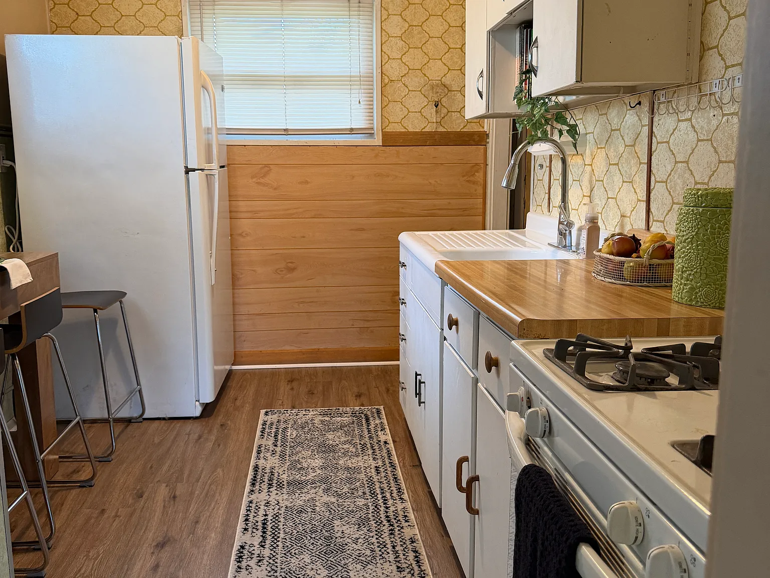 2 bed, 728 sqft, $1,245 — Photo 1