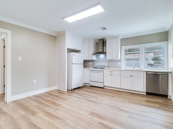 4th image of 511 Ray Ave #5