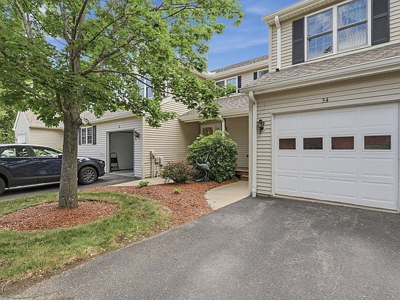 3rd image of 34 Sawmill Pond Rd Unit 34