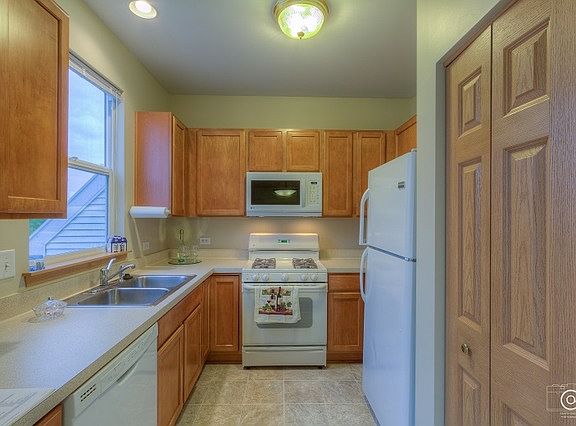 4th image of 1548 Grand Dr #217-5