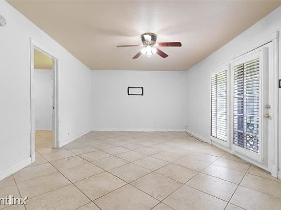 3rd image of 4702R 31st St E