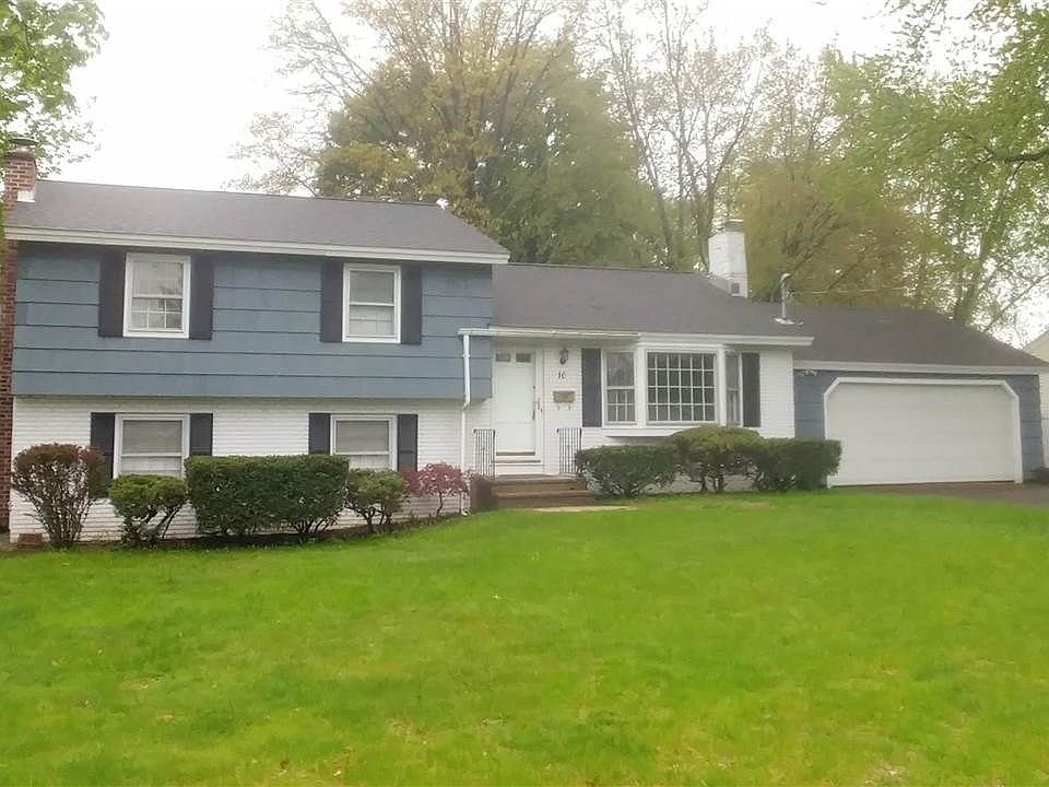1st image of 10 Sandalwood Ln