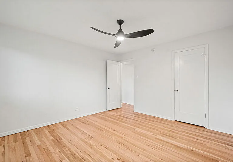 525 N Jackson St — Photo 7