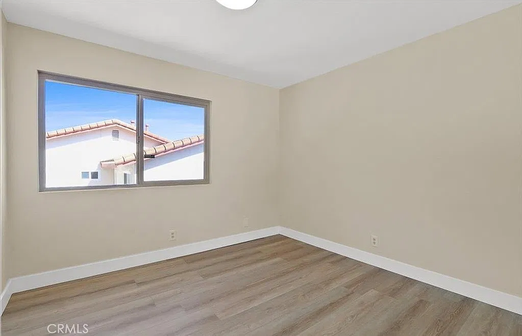 5 bed, 2780 sqft, $5,280 — Photo 3