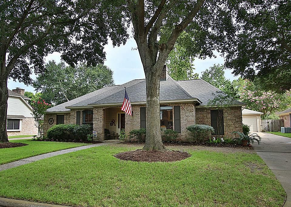 1st image of 18315 Forest Town Dr