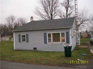 105 Maple St, Waynesfield, OH 45896
