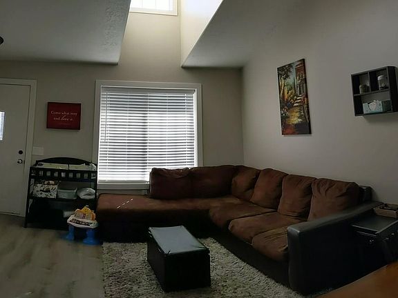 3rd image of 360 Dugout Way