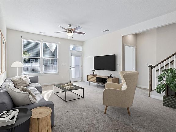 5th image of 213 Riley Way