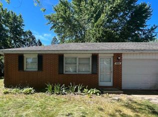 2264 Welch Dr, Stevensville, MI 49127