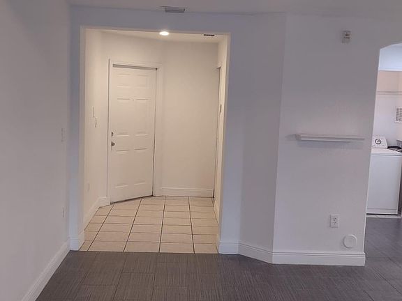 3rd image of 10902 NW 83rd St APT 209