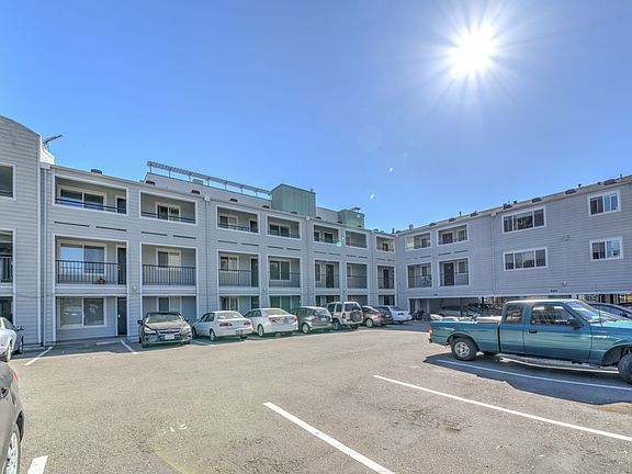 2nd image of 530 24th St APT 201