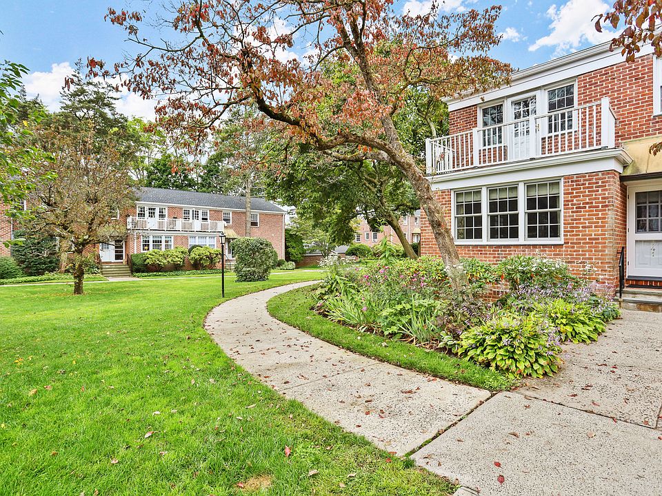 141 Putnam Park Greenwich CT-print-020-020-020-4200x2800-300dpi.jpg
