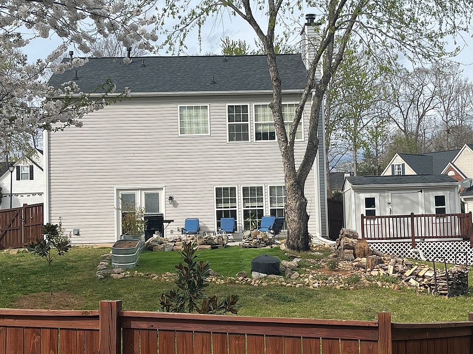 2nd image of 20 Waterfield Ct