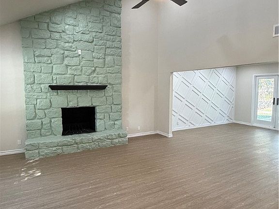 3rd image of 3918 Erie Dr