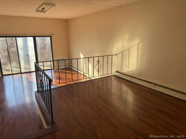 11 King Arthur Dr Unit 2H, Niantic, CT 06357